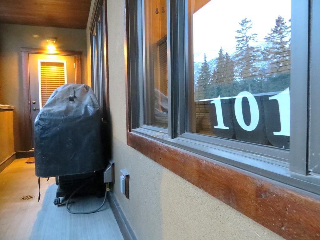 Luxury Canmore Vacations Værelse billede